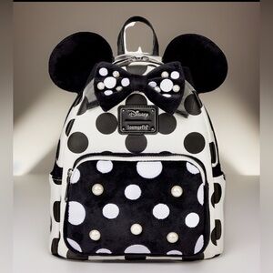 NEW Loungefly Disney MINNIE MOUSE Black & White Polka Dots & Velvet Backpack Bag